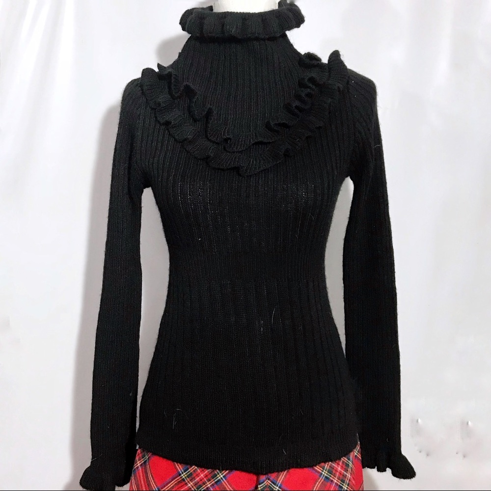 VICTORIAN DETAILED BIB WITH MOCK NECK SWEATER S